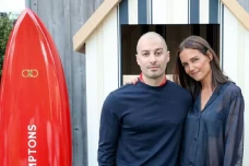 Katie Holmes Pamer Pacar...