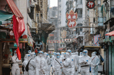 Hong Kong Terjunkan...