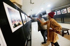 Foto Exhibition Meriahkan...