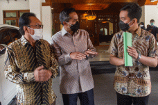 Gibran dan Anindya Bahas...