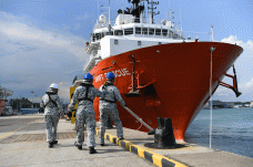 Kapal MV Swift Rescue...