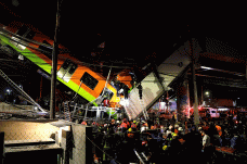 Jembatan Layang Kereta...