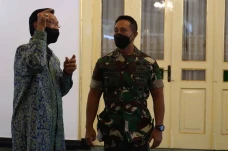 Panglima TNI Temui Sultan...