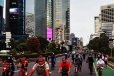 Hari Minggu Pertama...