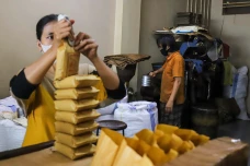 Geliat Toko Kopi Sari...