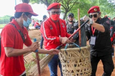 PDIP Aksi Bersih-bersih...
