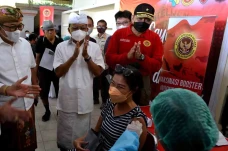 Pemprov Bali Gelar Vaksinasi...