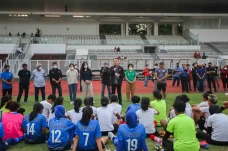 Ketum PSSI Pantau Langsung...