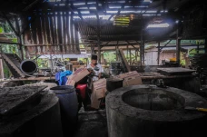Aksi Mogok Produksi...