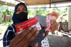 Penyaluran Bansos Program...