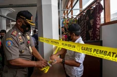 Penyegelan 109 Lapak...