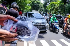 Aksi Solidaritas Outsider...
