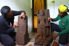 Penemuan Artefak Kuno...