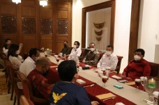Momen Hangat Pertemuan...