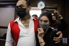 Divonis 1 Tahun Penjara,...