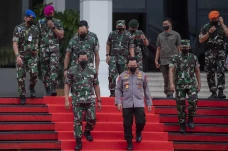 Disematkan Empat Bintang...