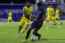 Arema FC Bungkam Barito...