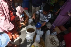 Minyak Goreng Kemasan...