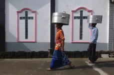 Tradisi Sadranan Penuh...