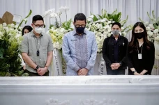 Ayah Mertua Wamenparekraf...