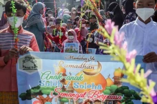 Pawai Anak Sambut Bulan...