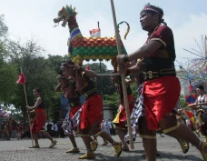 Tradisi Dugderan Sambut...