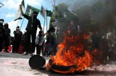 Bakar Ban Bekas Hingga...