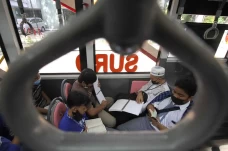 Khataman On The Bus
