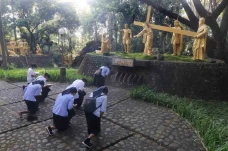 Jalan Salib Mandiri...