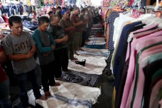 Ibadah Salat Jumat Pasar...