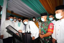 Wali Kota Benyamin Davnie...