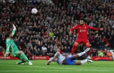 Perkasa! Liverpool Bantai...