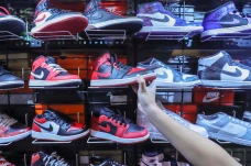 Berburu Sneakers Idaman...