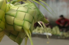 Geliat Penjual Ketupat...
