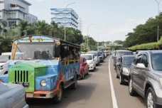 Antrean Panjang Masuk...