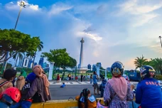 Menikmati Monas dari...