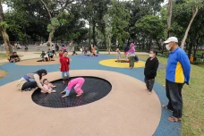 Libur Sekolah Diperpanjang,...