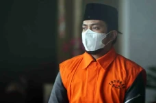 Berkopiah, Bupati Penajam...