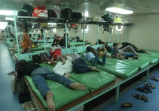 Gelombang Pemudik Kapal...