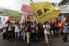 Peringati May Day, Ribuan...