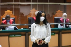 Nirina Zubir Bersaksi...