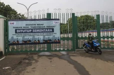 Revitalisasi, TMII Ditutup...