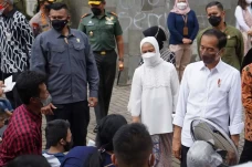 Cek Ketersediaan Minyak...
