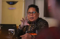 Seminar Politik dan...