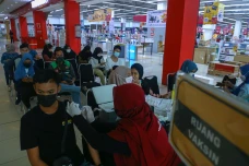 Pandemi Melandai, Warga...