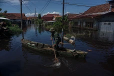 Banjir Rob Landa Kota...