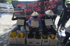 Aksi Cor Kaki dan Mogok...