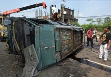 Kecelakaan Minibus di...