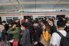 Rute KRL Berubah, Penumpang...