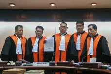 Dianggap Tidak Loyal,...
